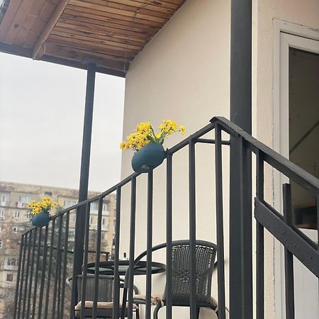 Guest House O'Live Rustavi  Dış mekan fotoğraf